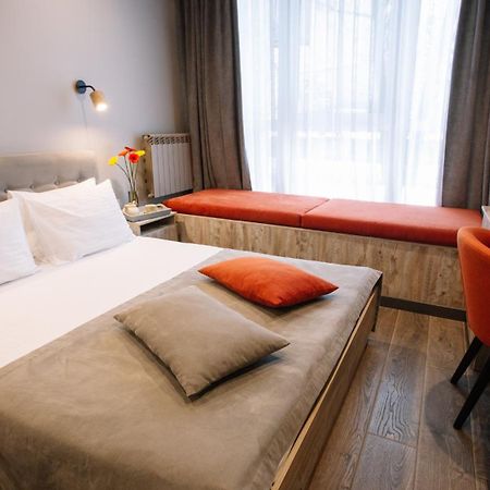 Time Hotel Kiev Bagian luar foto