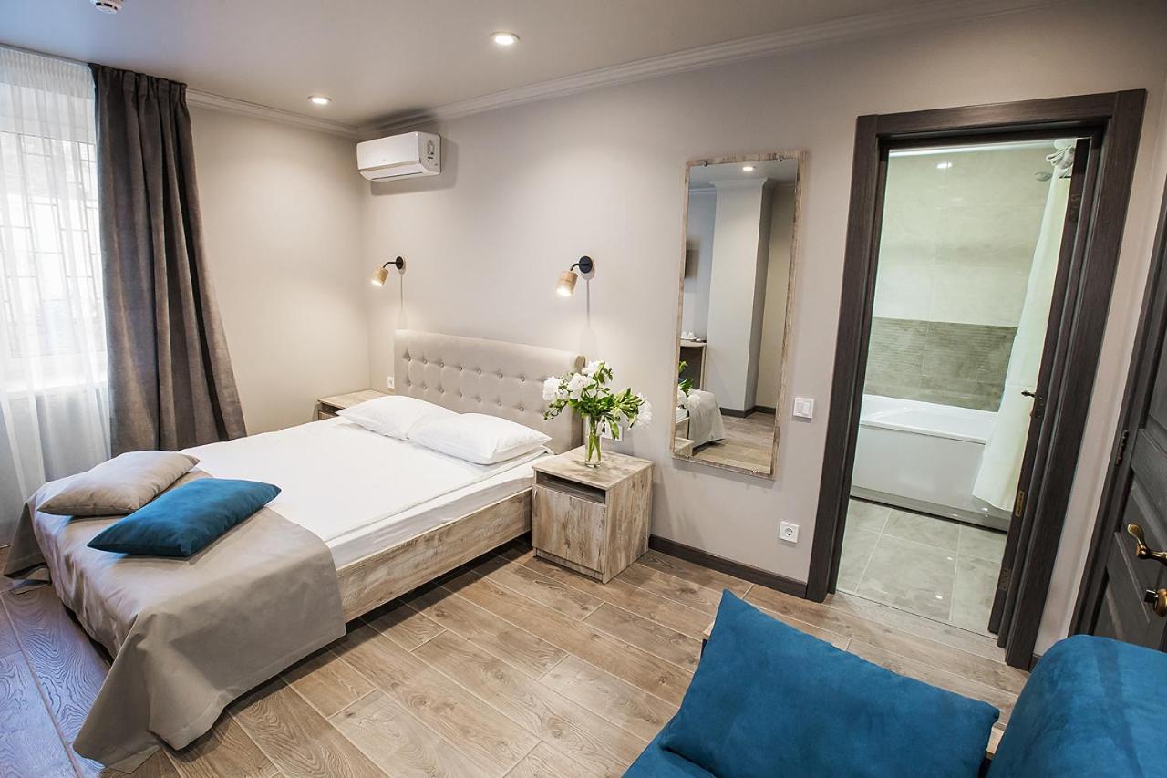 Time Hotel Kiev Bagian luar foto