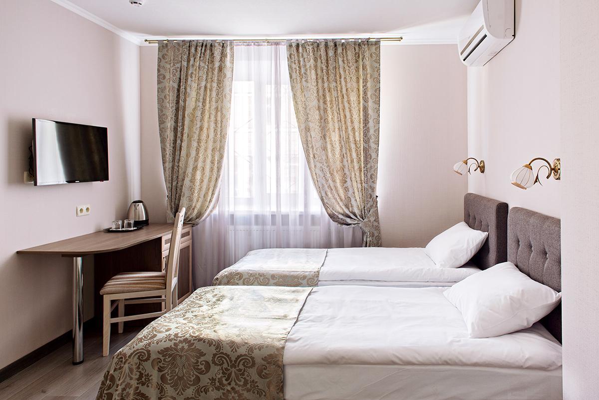 Time Hotel Kiev Bagian luar foto