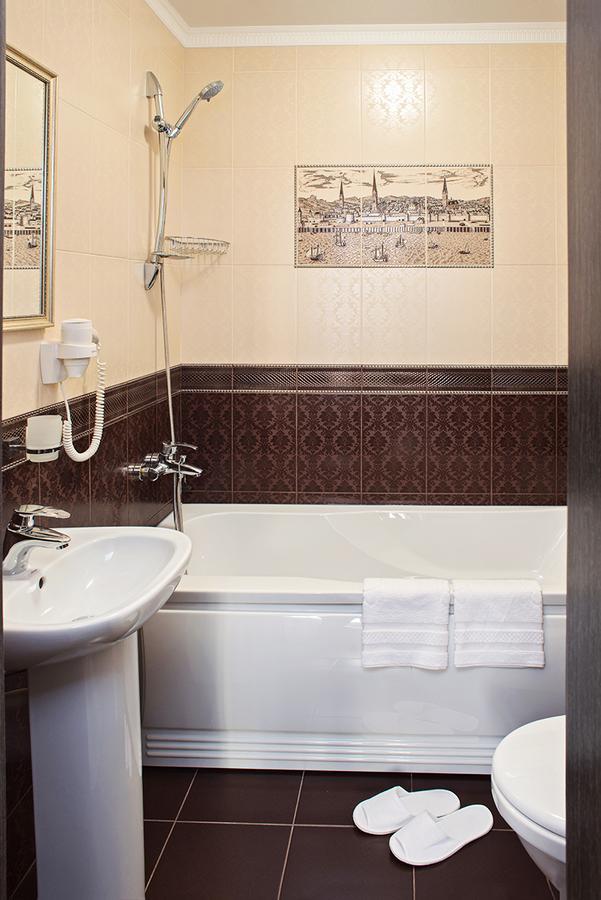 Time Hotel Kiev Bagian luar foto