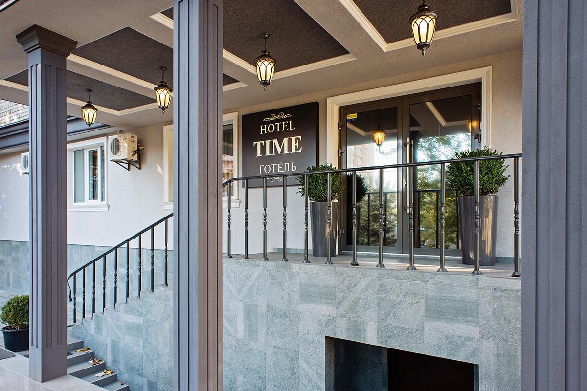 Time Hotel Kiev Bagian luar foto