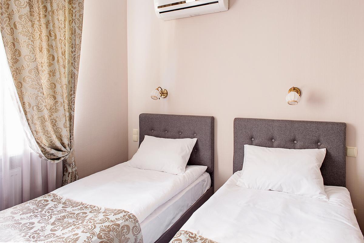 Time Hotel Kiev Bagian luar foto