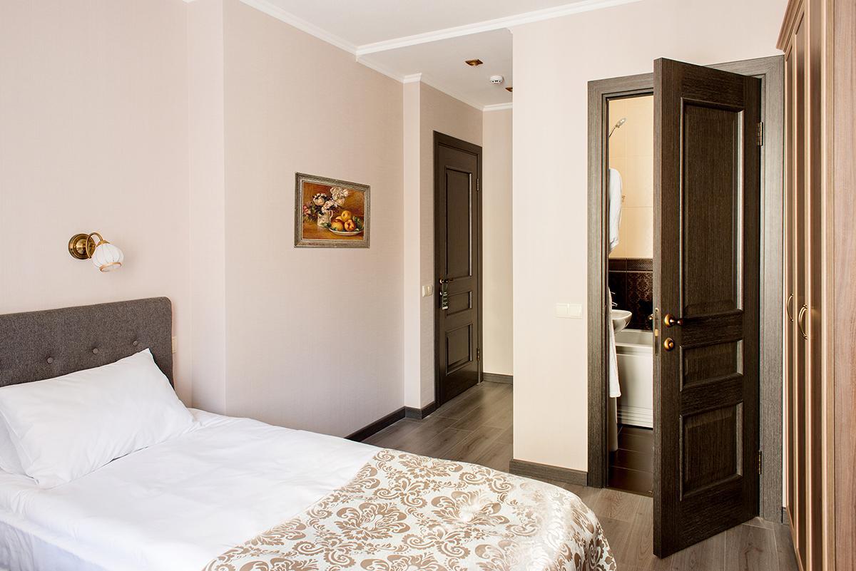 Time Hotel Kiev Bagian luar foto