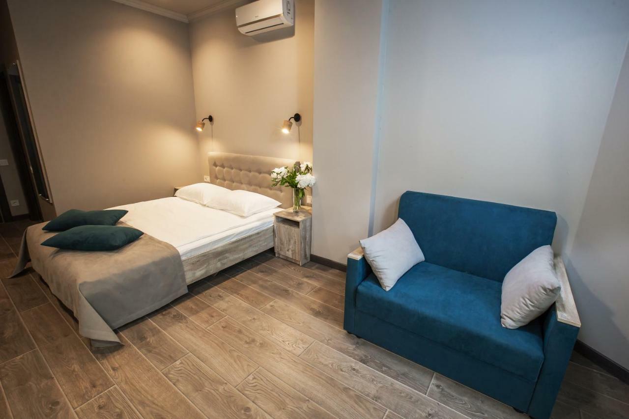 Time Hotel Kiev Bagian luar foto